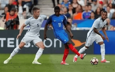 西甲焦点！奥萨苏纳主场迎战皇家贝蒂斯，伤病博弈+交锋劣势，主场能否破局？